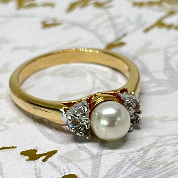 Vintage Simulated Pearl Cubic Zirconia Cocktail Ring 14KT Gold Plate - Picture 4 of 6